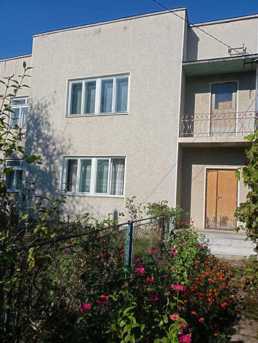 Продається просторий будинок в мальовничому місті Болехів