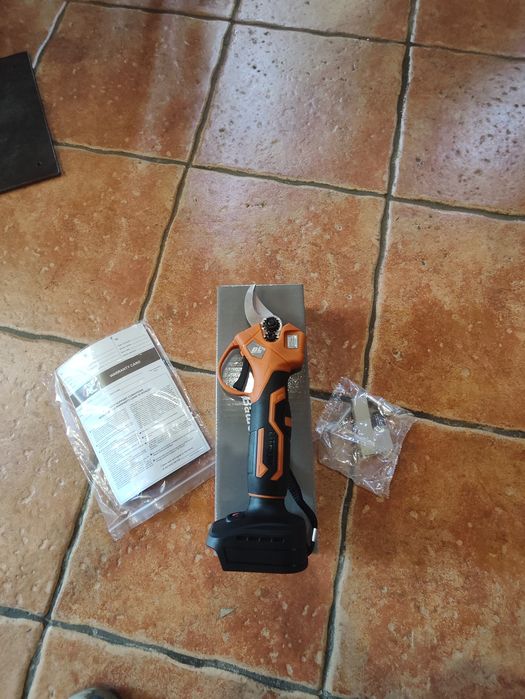 Аккумуляторный секатор ТехАС ТАОЕ-PS25/Тушка/Каркас/Бесщеточный/гар3