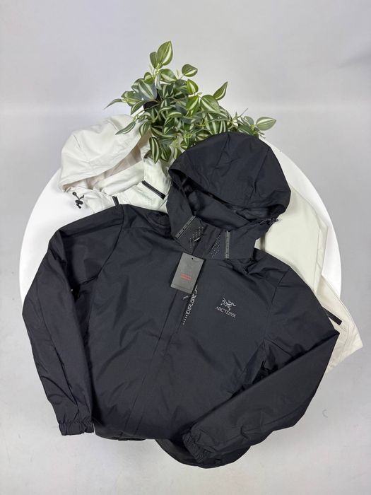 Вітровка arc’teryx