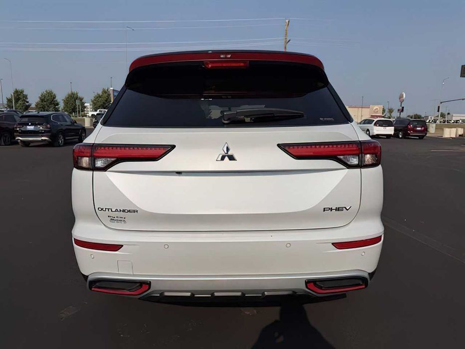 Mitsubishi Outlander PHEV SEL      2023