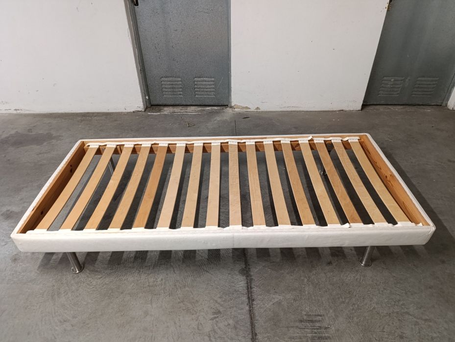 Cama de solteiro com colchão