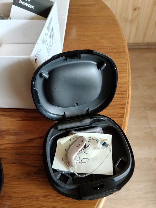 Aparat słuchowy  oticon
