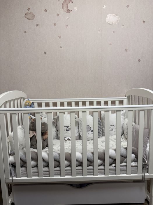 Дитяча кроватка