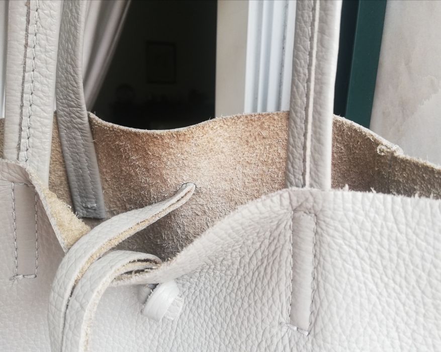 Mala de tiracolo em pele