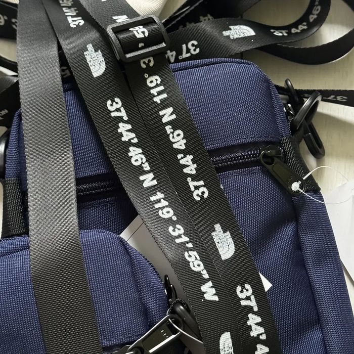 Сумка із монограмним ремінцем The North Face 3 кольори