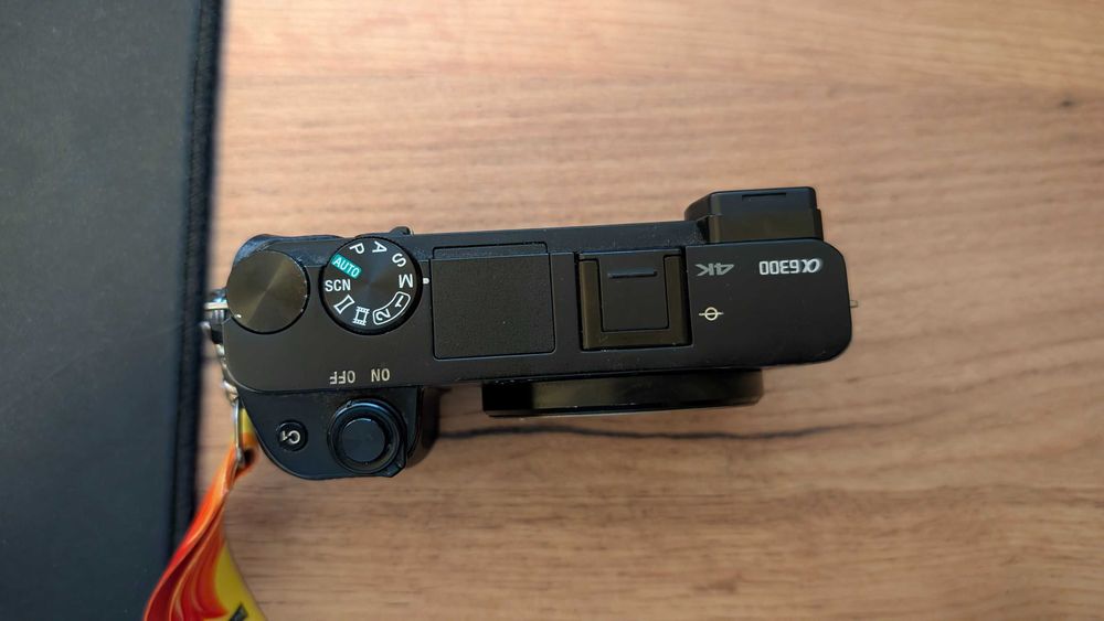 sony a6300 + 16-50mm пробіг 20152