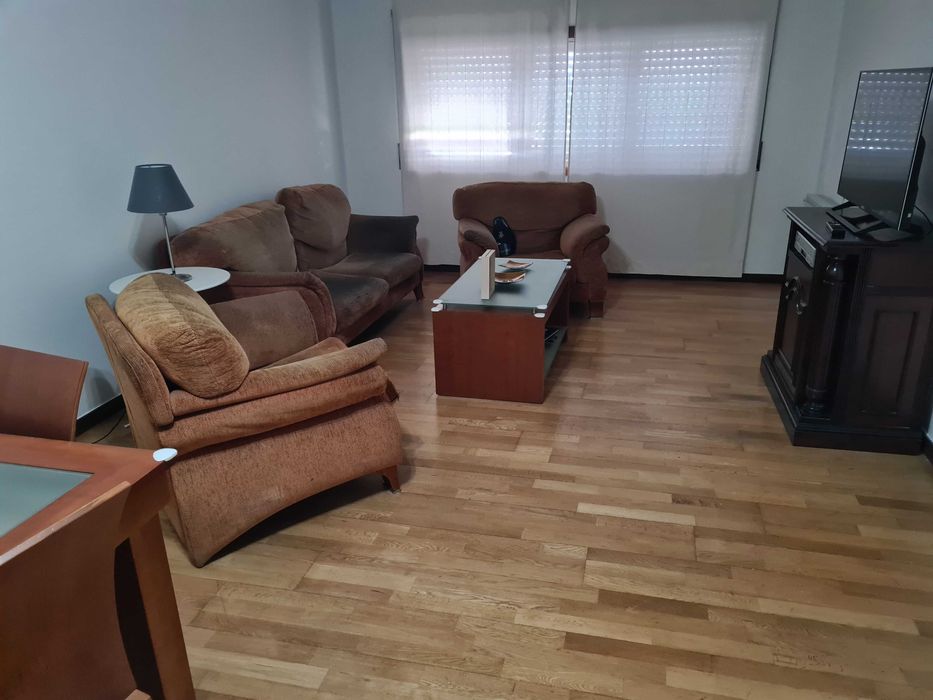 Apartamento T2 na Rua do Conde de Campo Bello 105
