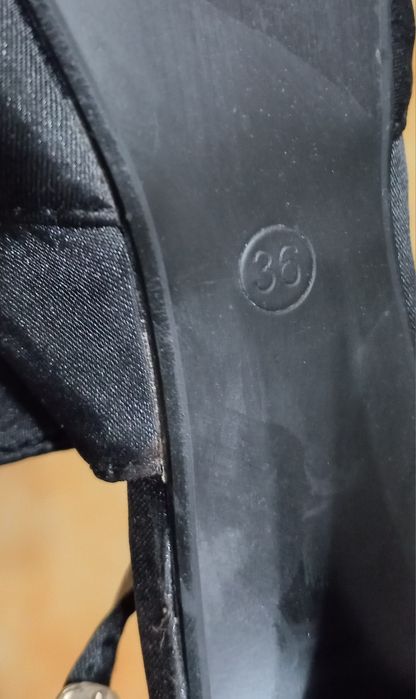 Sapatos de senhora praticamente novos