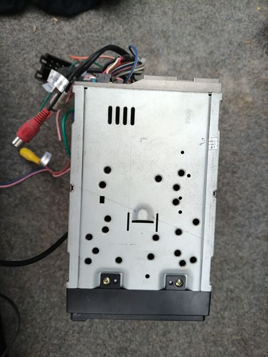 Магнитола Incar AHR-7180 на запчасти