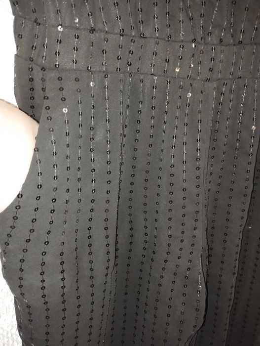 Комбінезон, прикрашений паєтками