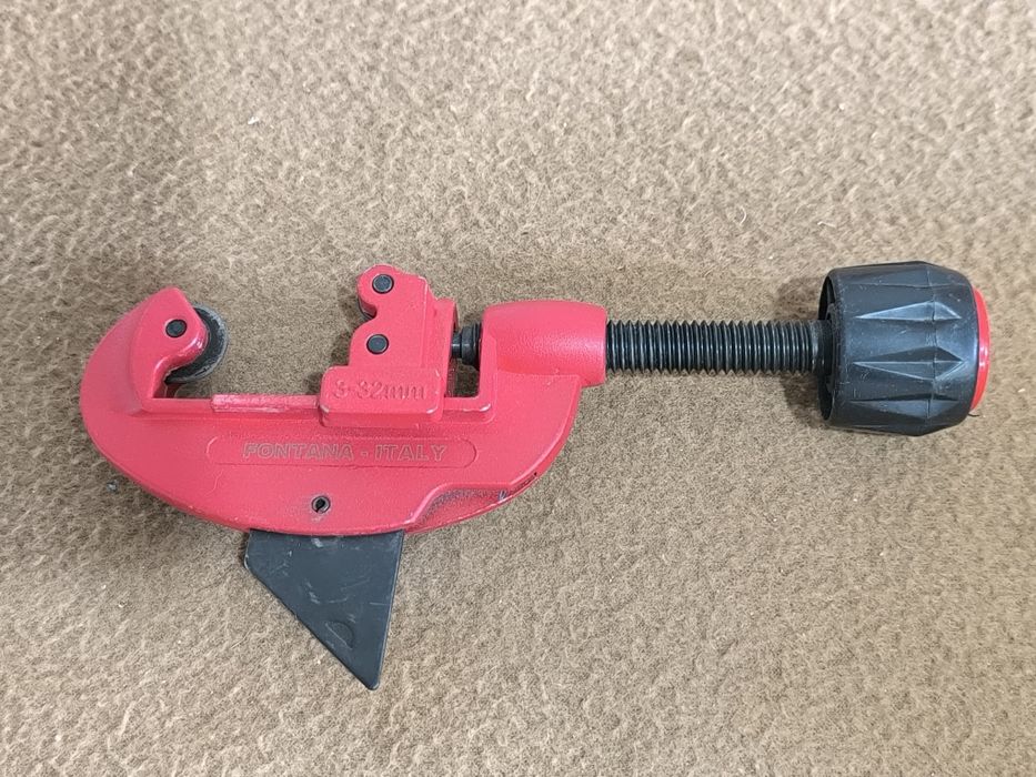 Cortador de tubos Fontana