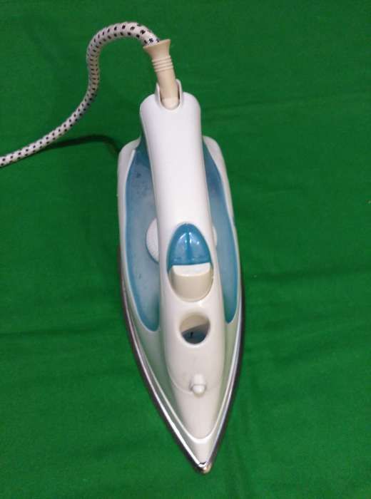 Vendo ferro de engomar portátil a vapor