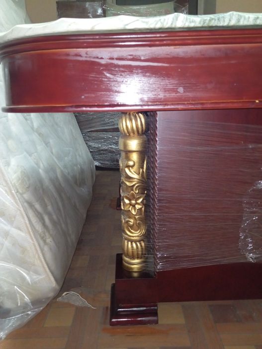 Массивный стол, оникс