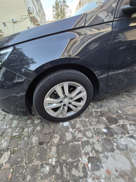Peugeot 308 em bom estado
