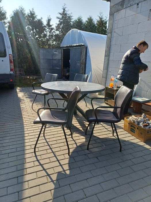 Okrągły loftowy stół z 4 krzesłami
