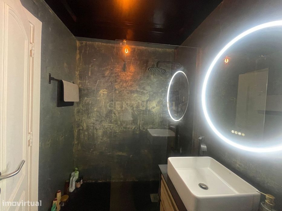 Arrendamento de apartamento T2, mobilado, na Charneca da Caparica.