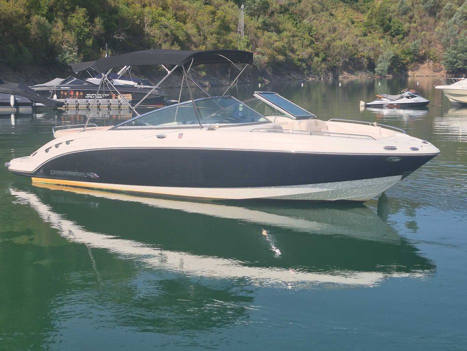 Barco Chaparral 236 SSX V8 300 HP