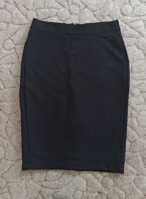 Спідниця до колін