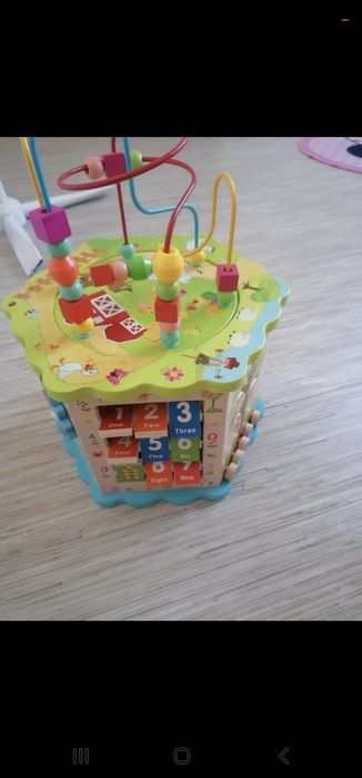 Brinquedo madeira cubo interativo