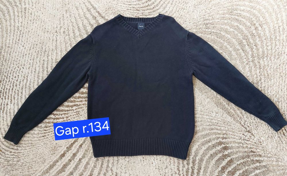 sweter firmy GAP, r. 134