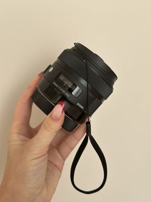 Canon EOS 80D DSLR + Obiektywy SIGMA 50mm f/1.4 i 30mm 1.4 +2obiektywy