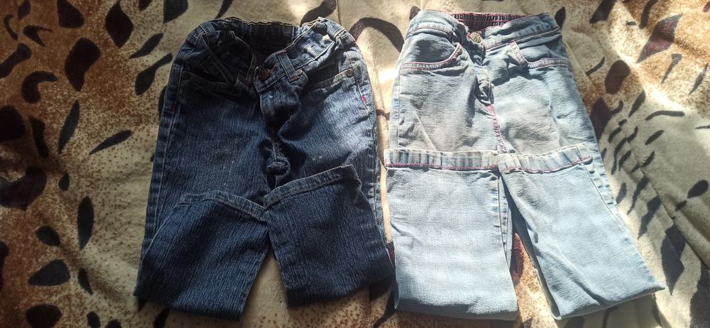 Дитячий одяг на дівчинку