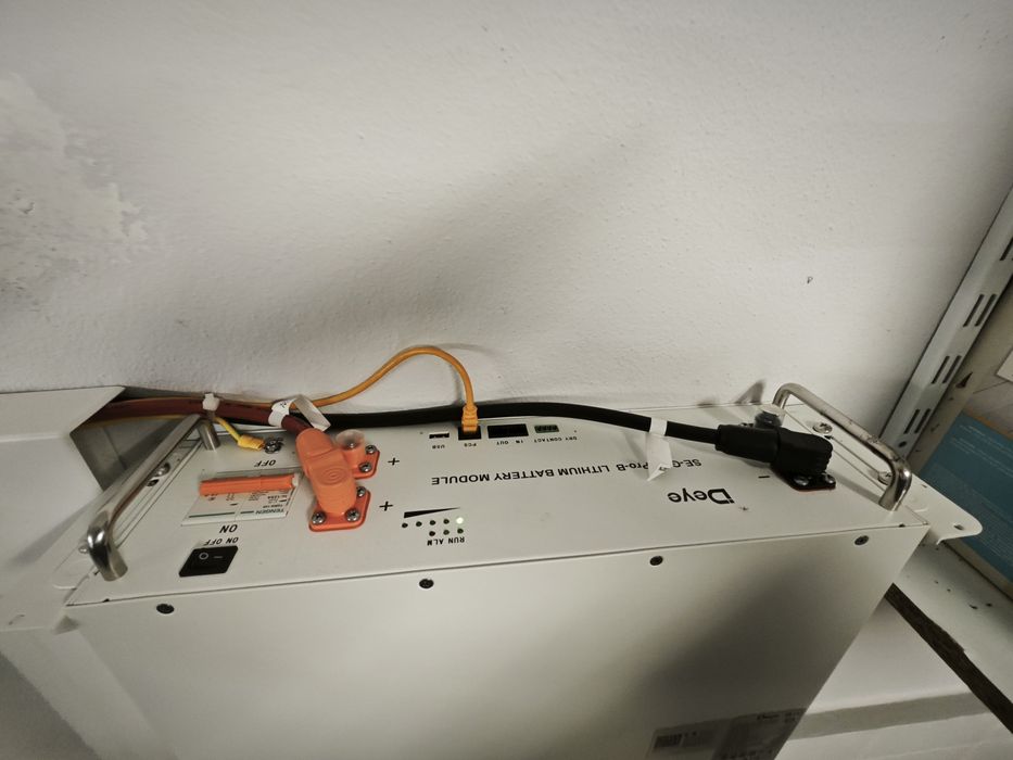 Vendo bateria solar  DEYE 5,12kWh com pouco uso