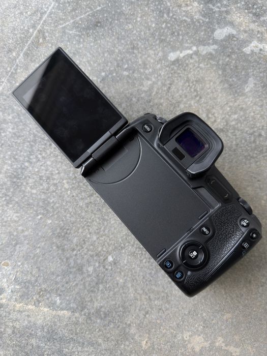 Canon EOS R com apenas 7428 disparos