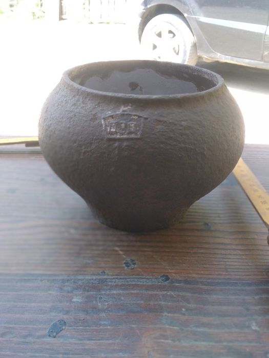 Чавунний горщик малий з емаллю всередині