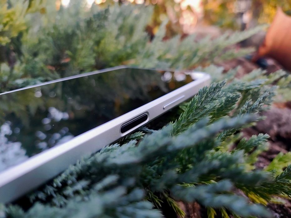 Смартфон с камерой Leica HEKTOR - Sharp AQUOS S52D(2сим) с STD810\IP68