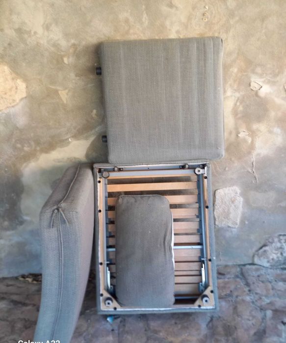 Sofá-cama de 1 lugar Tibbleby Preço IKEA  429€
Vendo por 100 Euros