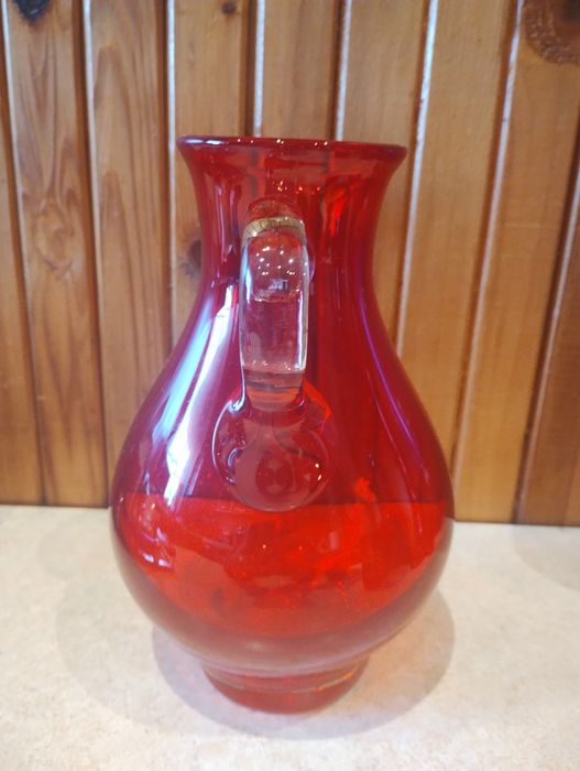 Dzbanek czerwony projektu Horbowego