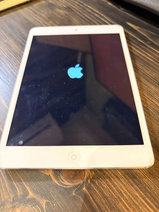 iPad Mini 2 64GB Silver - sprawny, z kablem