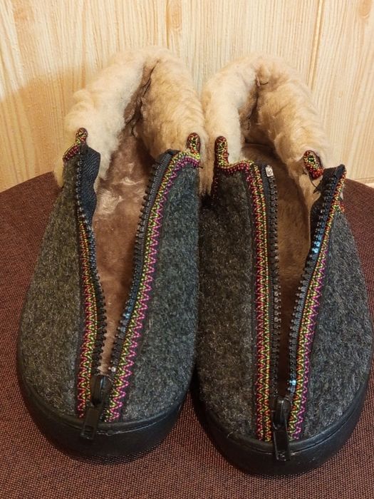 Новые.Женские тёплые тапки бурки,уги,чуни.Krok