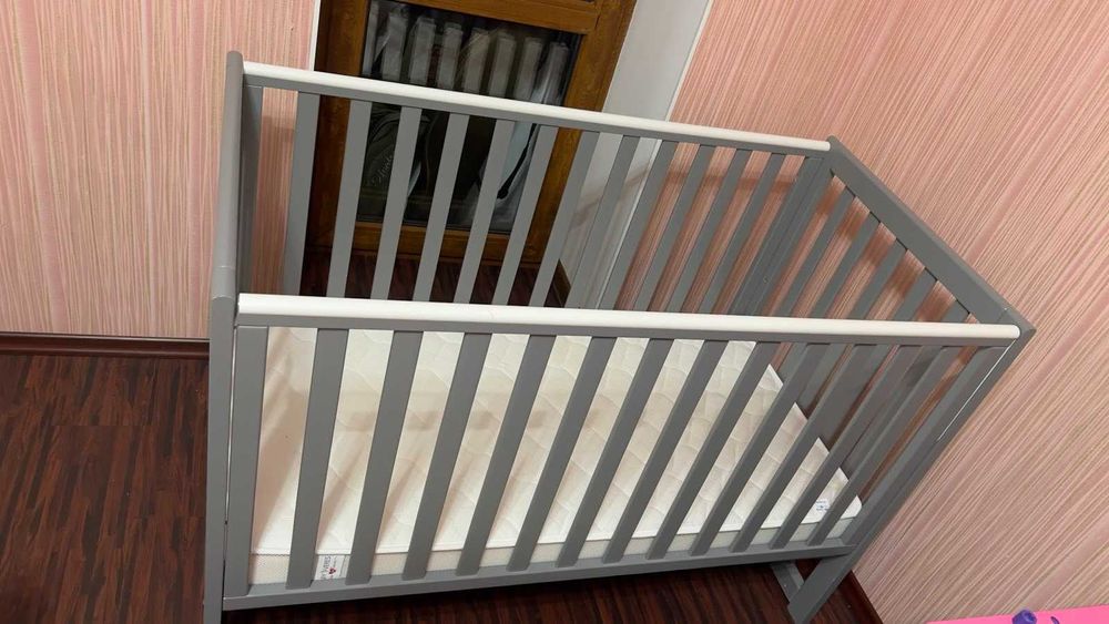Продам дитяче ліжко в  гарному стані