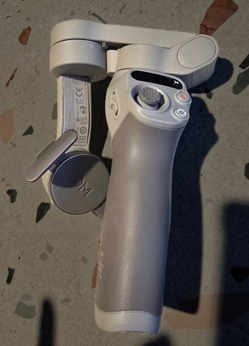 DJI Osmo Mobile SE – Estabilizador/Gimbal para Smartphone