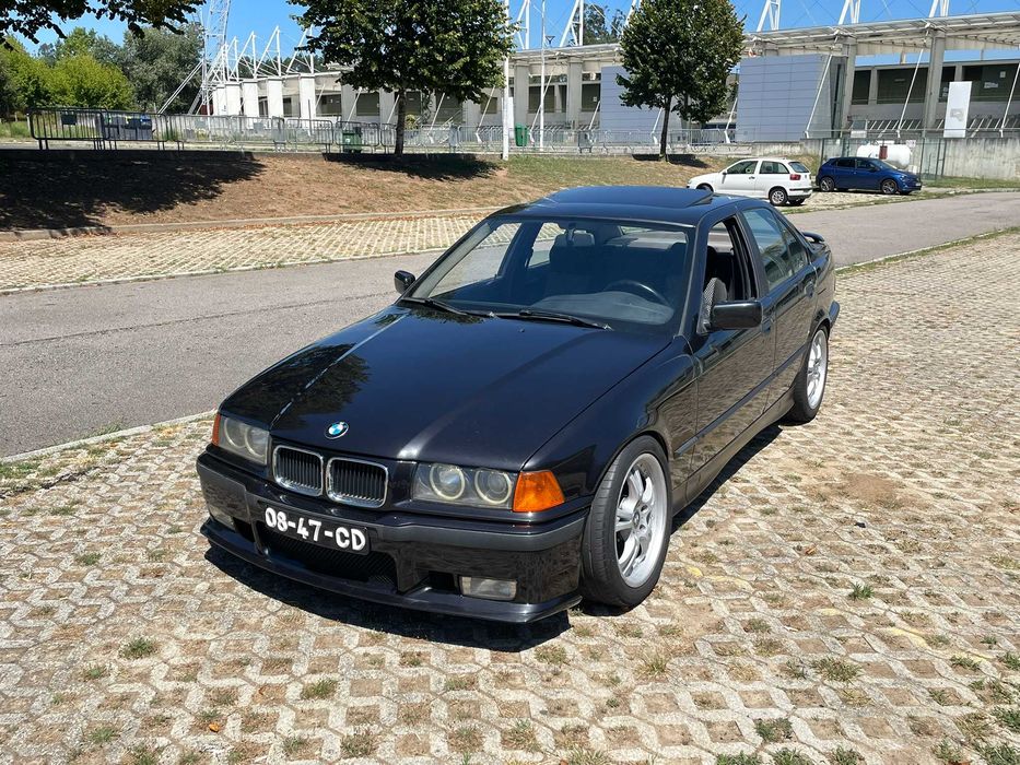 BMW e36 320i sedan