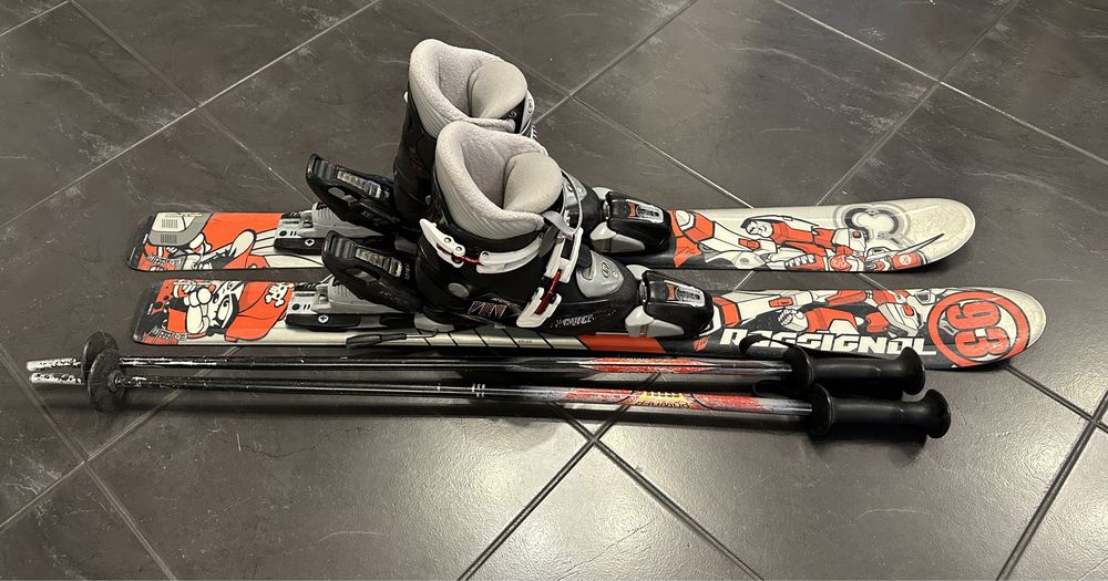 Komplet Narty Rossignol 93 cm, buty tecnica 18,5 cm, kijki 78 cm