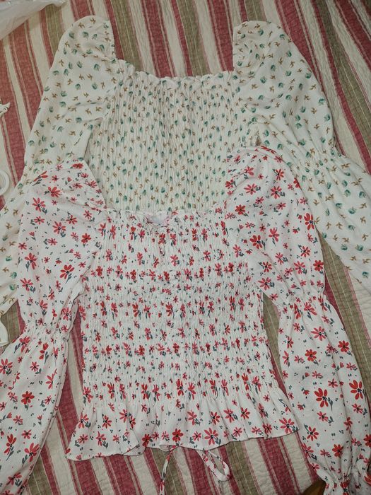 Блузки на резинці регулюються по спинці ,стан ідеал