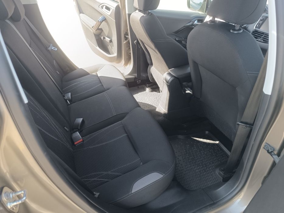 Peugeot 208 1.2 pluetech COMO NOVO