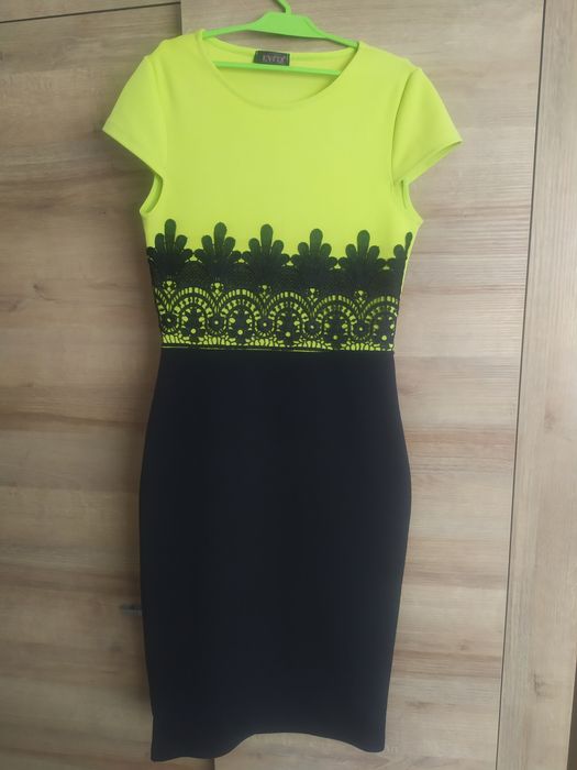 Elegancka seledynowa sukienka XS