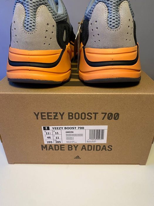 Yeezy 700 Yeezy 350 supreme nike  4 pairs bulk deal less than retail