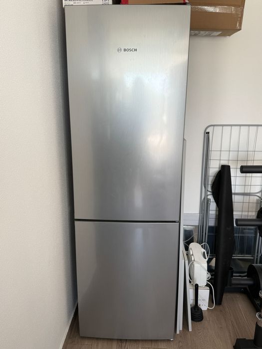 Frigorífico Combinado Bosch KGN36VLED (326 L)