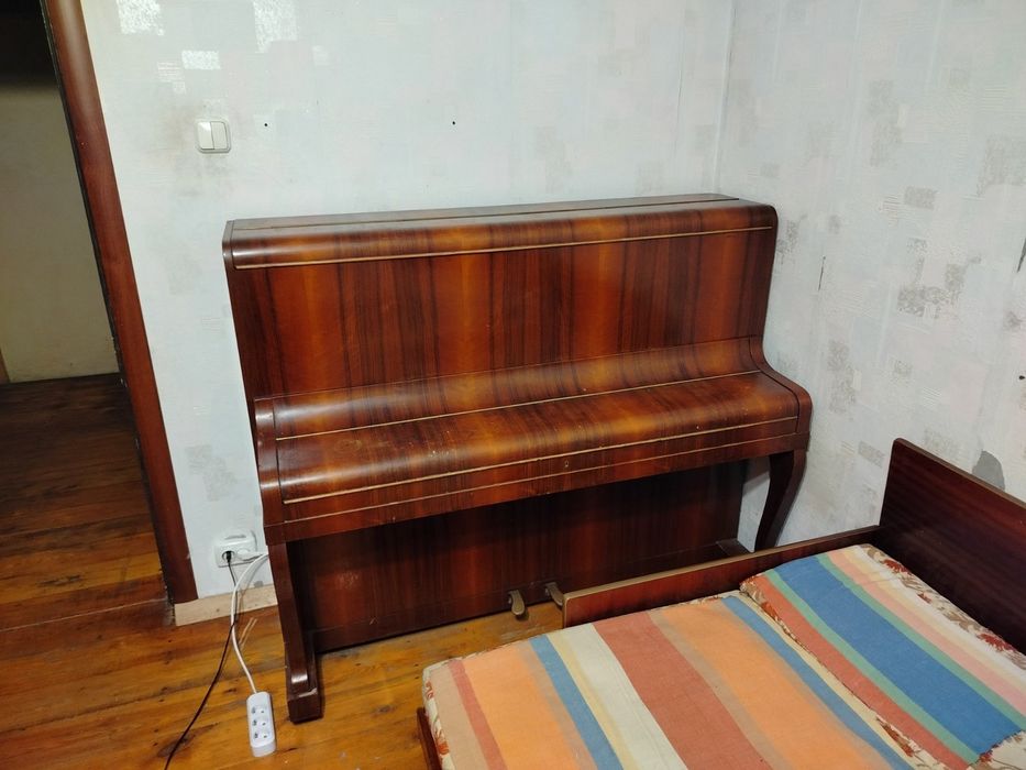 Піаніно фортепіано Calisia в гарному стані
