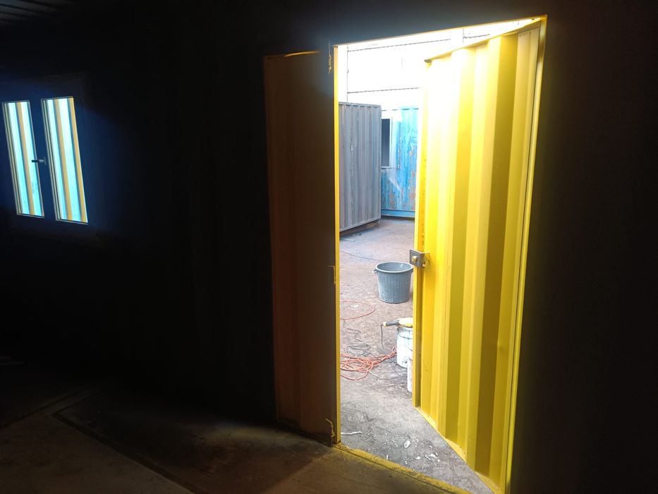 Contentor Maritimo  6 metros 20 pes - Porta e Janela