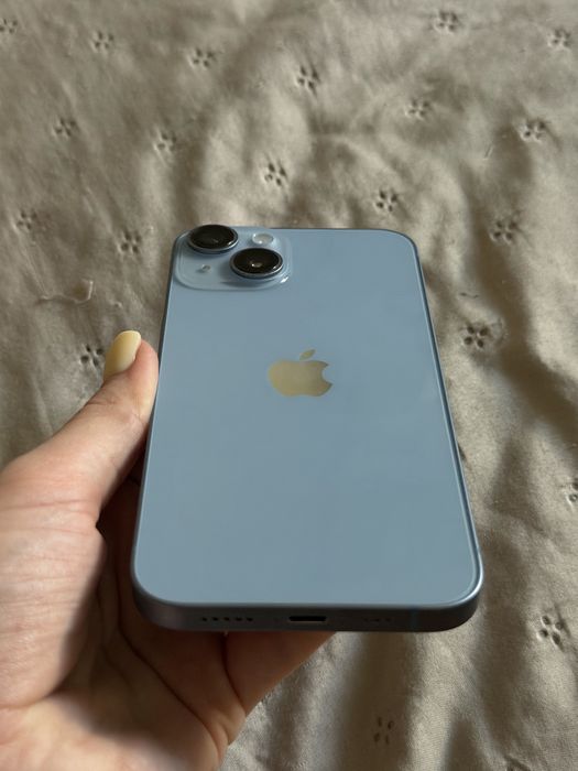 Iphone 14 блакитний