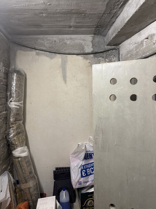 Продаються 2 паркомісця + підсобка,м. Берестейська