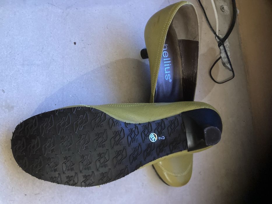 Sapatos novos da Hellius n 38
