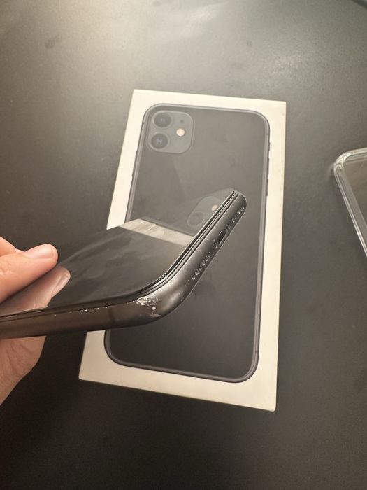 iphone 11 , 64 gb , 76akb
