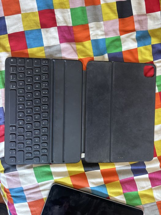 Ipad Pro 11” 4.ª Geraçao 2022 + Capa com Teclado